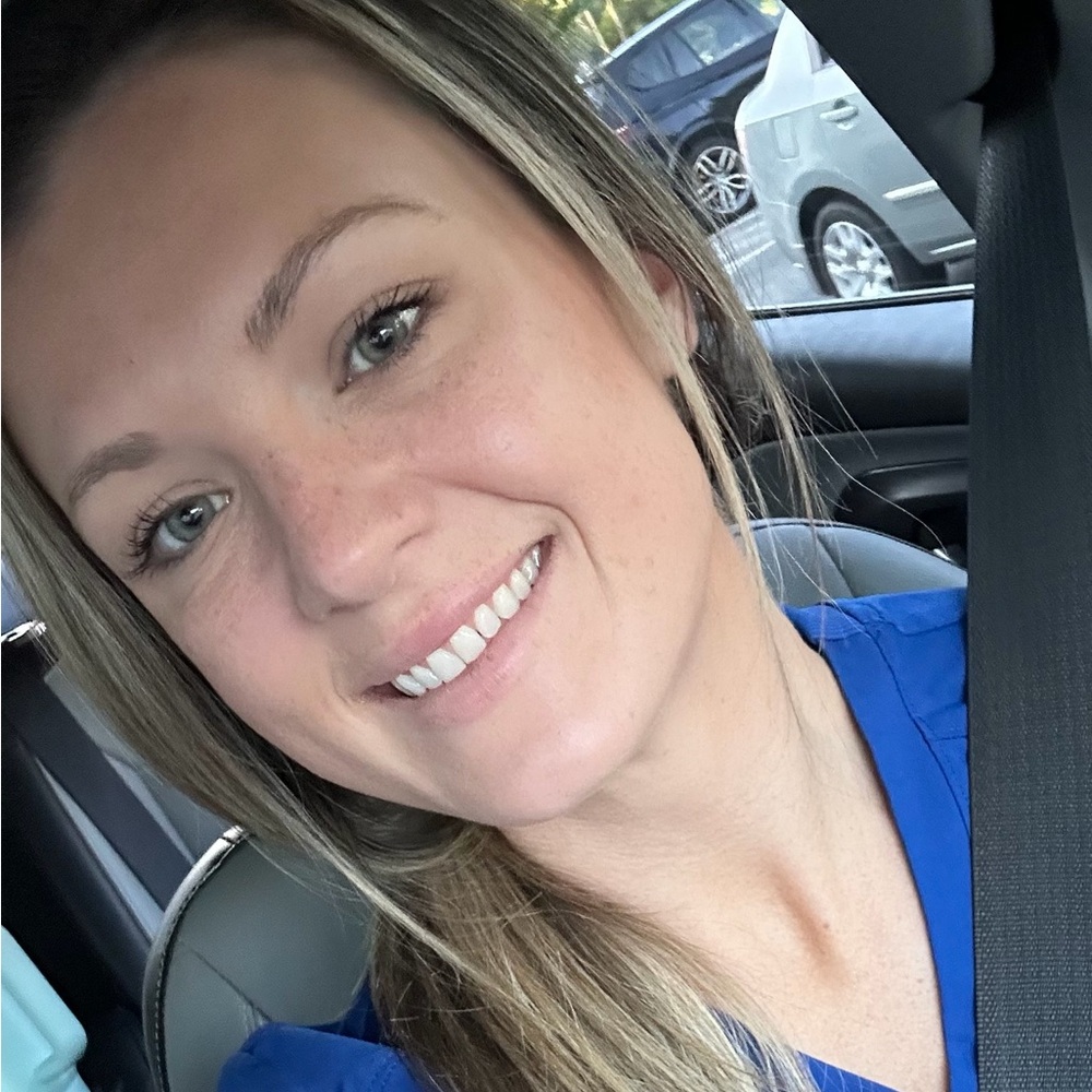 Meet your Posher, Lauren